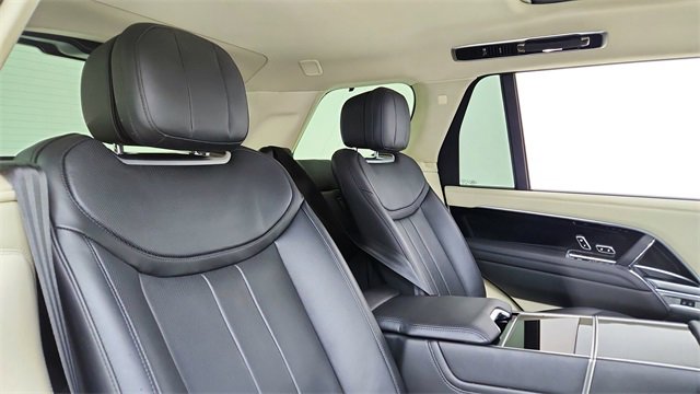 Used 2023 Land Rover Range Rover Long Wheelbase Autobiography image 24