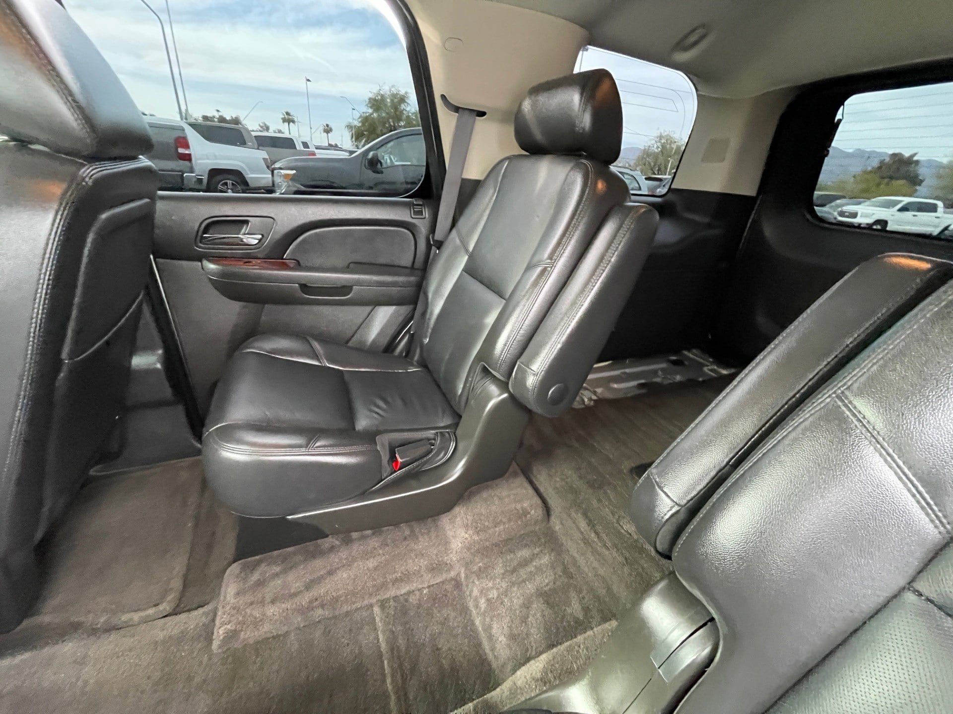Used 2010 Chevrolet Tahoe LTZ RWD image 25