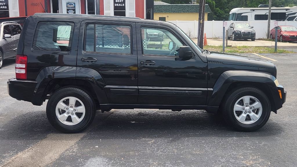 Used 2012 Jeep Liberty Sport AWD/4WD image 7