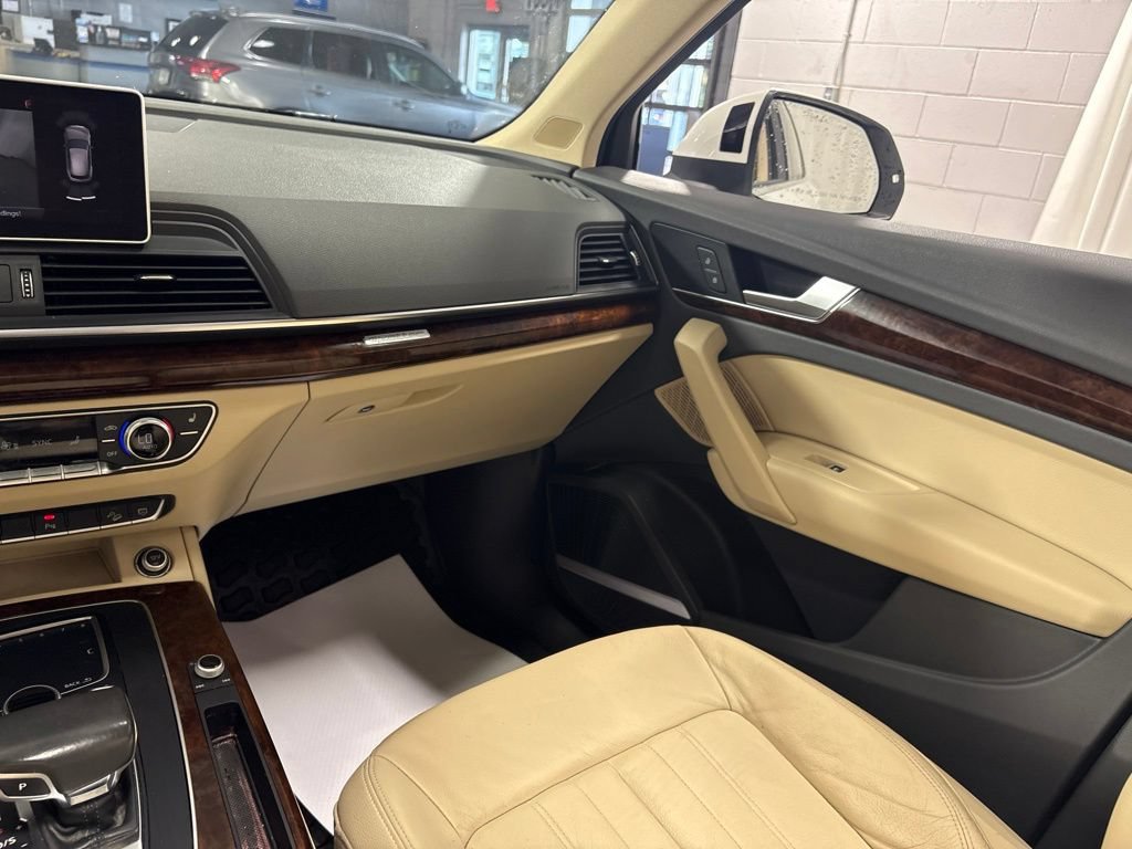 Used 2018 Audi Q5 2.0T Premium Plus w/ Premium Plus Package AWD/4WD image 24