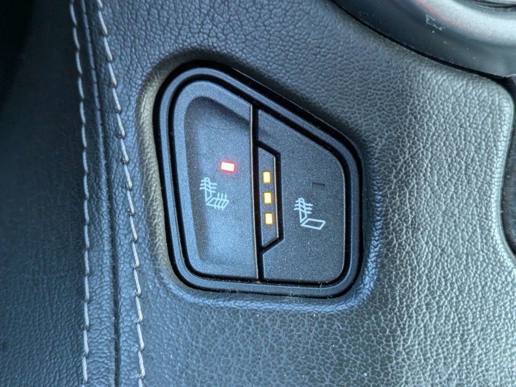 Used 2020 Chevrolet Tahoe LT w/ Z71 Midnight Edition image 31