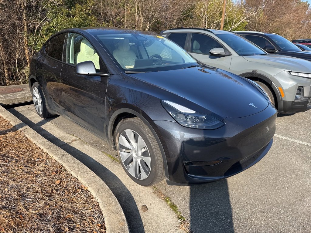 Used 2024 Tesla Model Y Long Range image 3