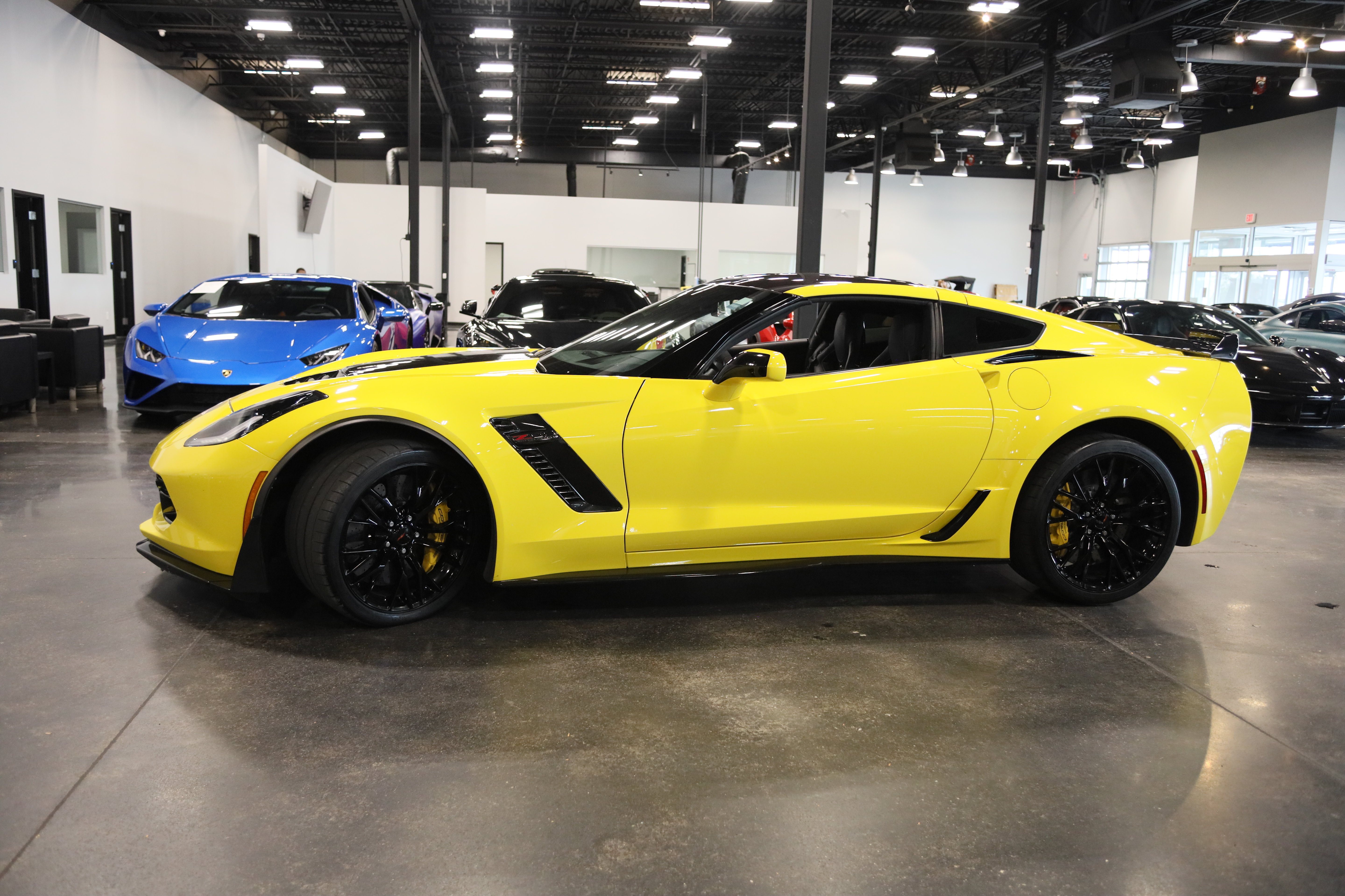 Used 2016 Chevrolet Corvette Z06 w/ 3LZ Preferred Equipment Group RWD image 9