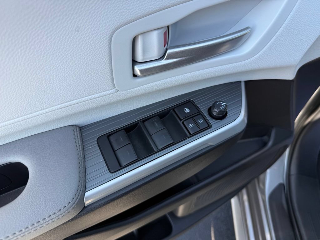 Certified 2026 Toyota Sienna XLE AWD/4WD image 12
