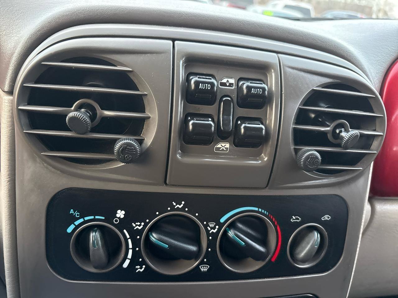 Used 2005 Chrysler PT Cruiser Touring w/ Light Group image 38