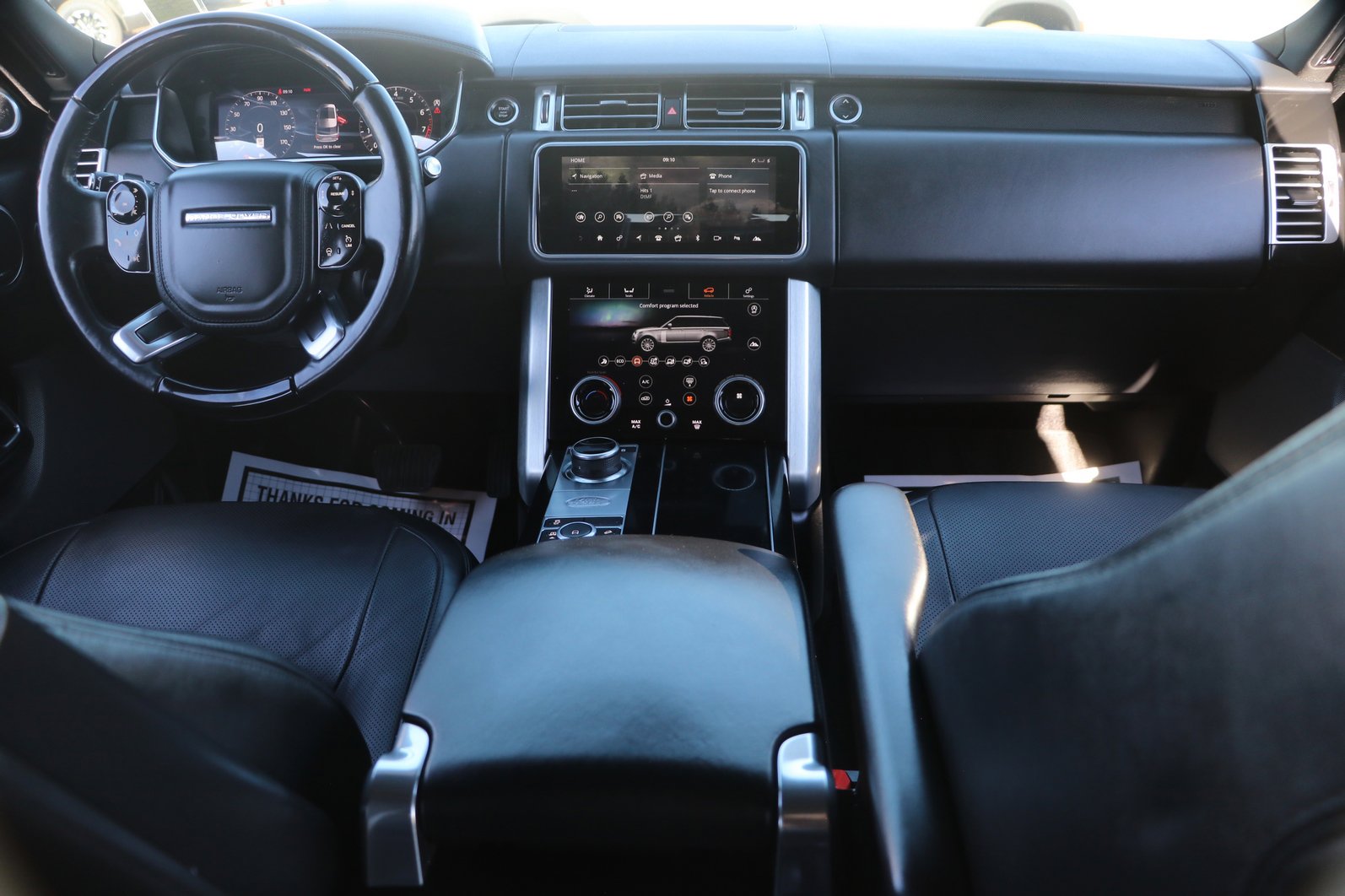 Used 2020 Land Rover Range Rover HSE image 16