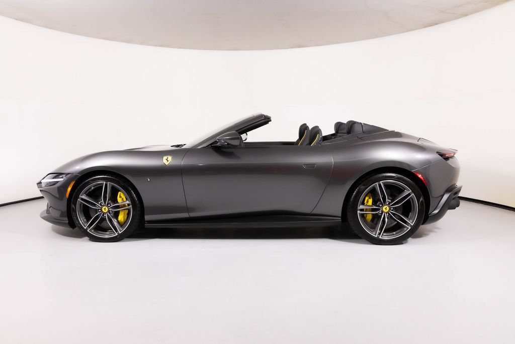 Used 2025 Ferrari Roma Spider RWD image 3