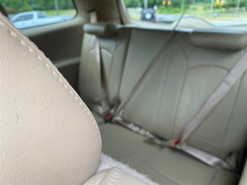 Used 2012 Buick Enclave Premium FWD image 15