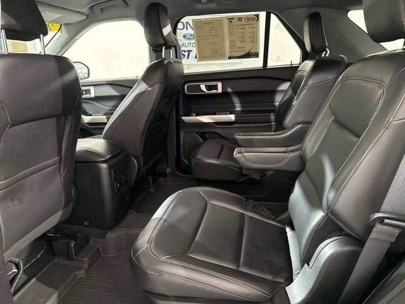Used 2022 Ford Explorer XLT w/ Equipment Group 202A image 19