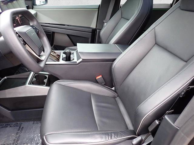 Used 2024 Tesla Cybertruck AWD Crew Cab image 12
