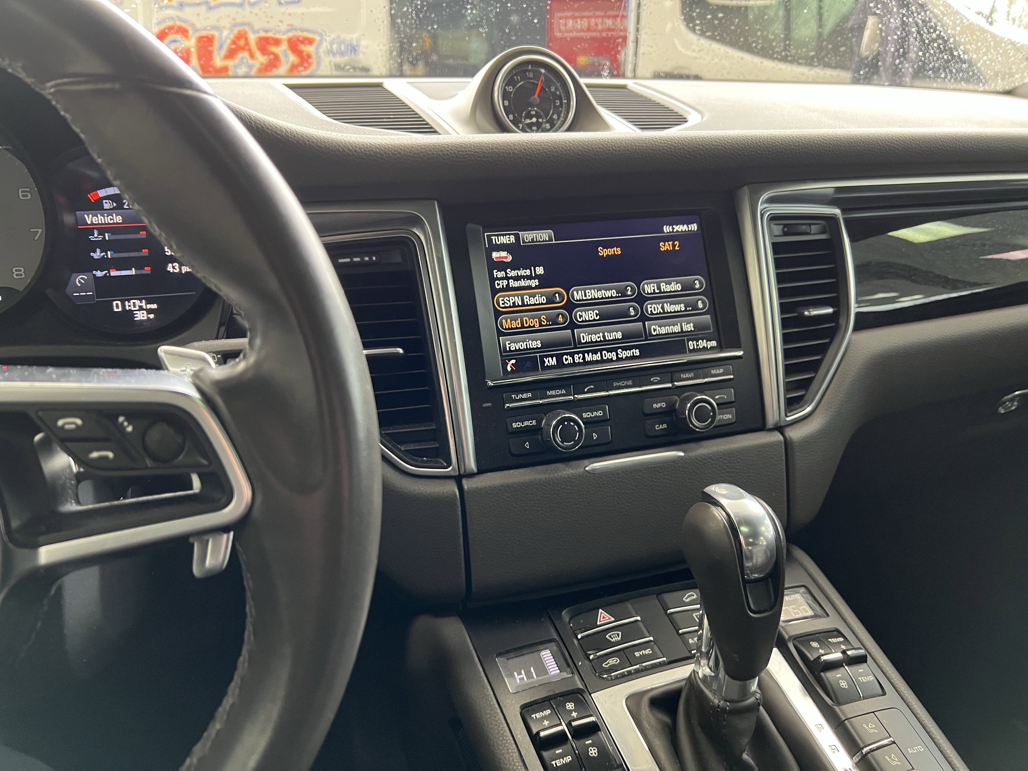 Used 2016 Porsche Macan S image 31