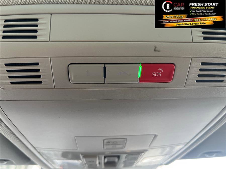 Used 2022 Volkswagen Tiguan SE image 8