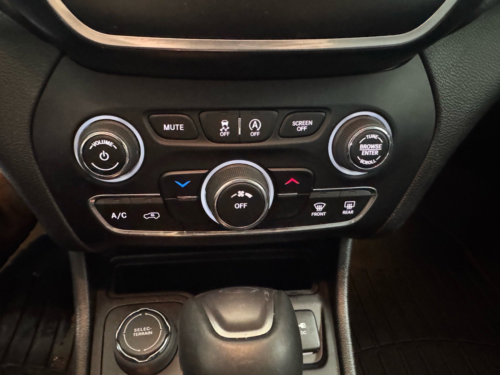 Used 2021 Jeep Cherokee Latitude Lux image 21