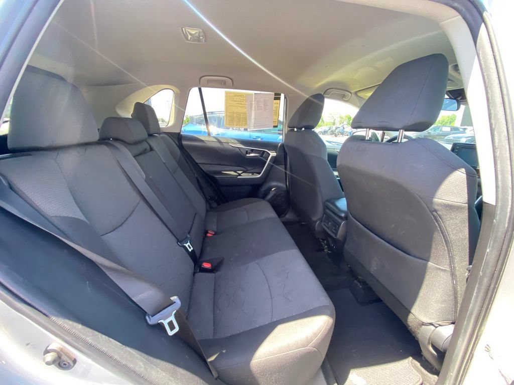 Used 2021 Toyota RAV4 XLE FWD image 25