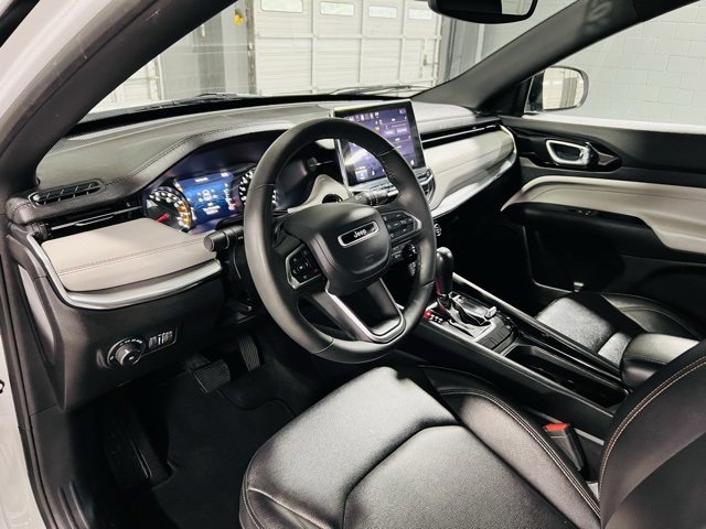 Used 2024 Jeep Compass Limited image 21