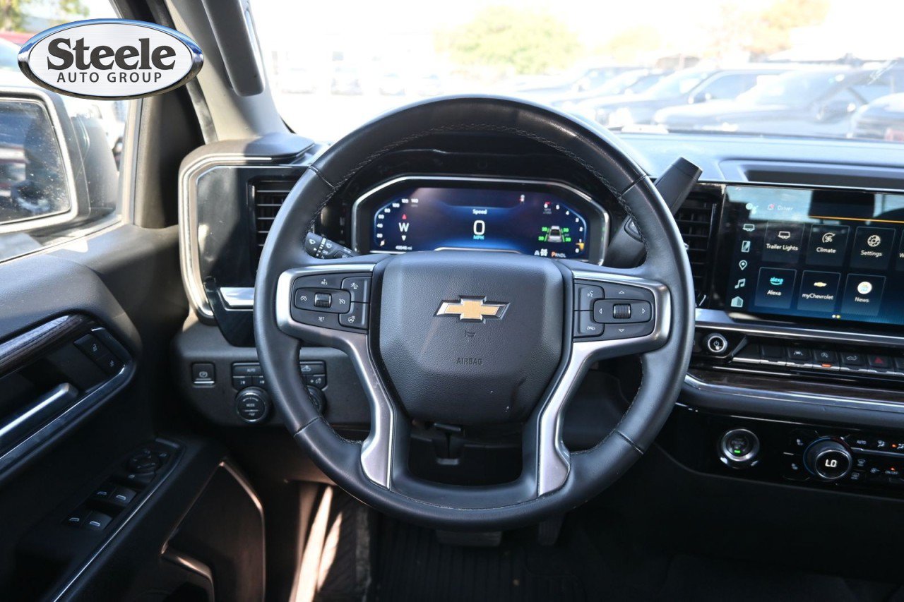 Certified 2024 Chevrolet Silverado 1500 LT AWD/4WD image 10