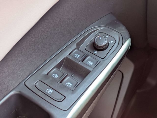 New 2026 Volkswagen Taos SE AWD/4WD image 25