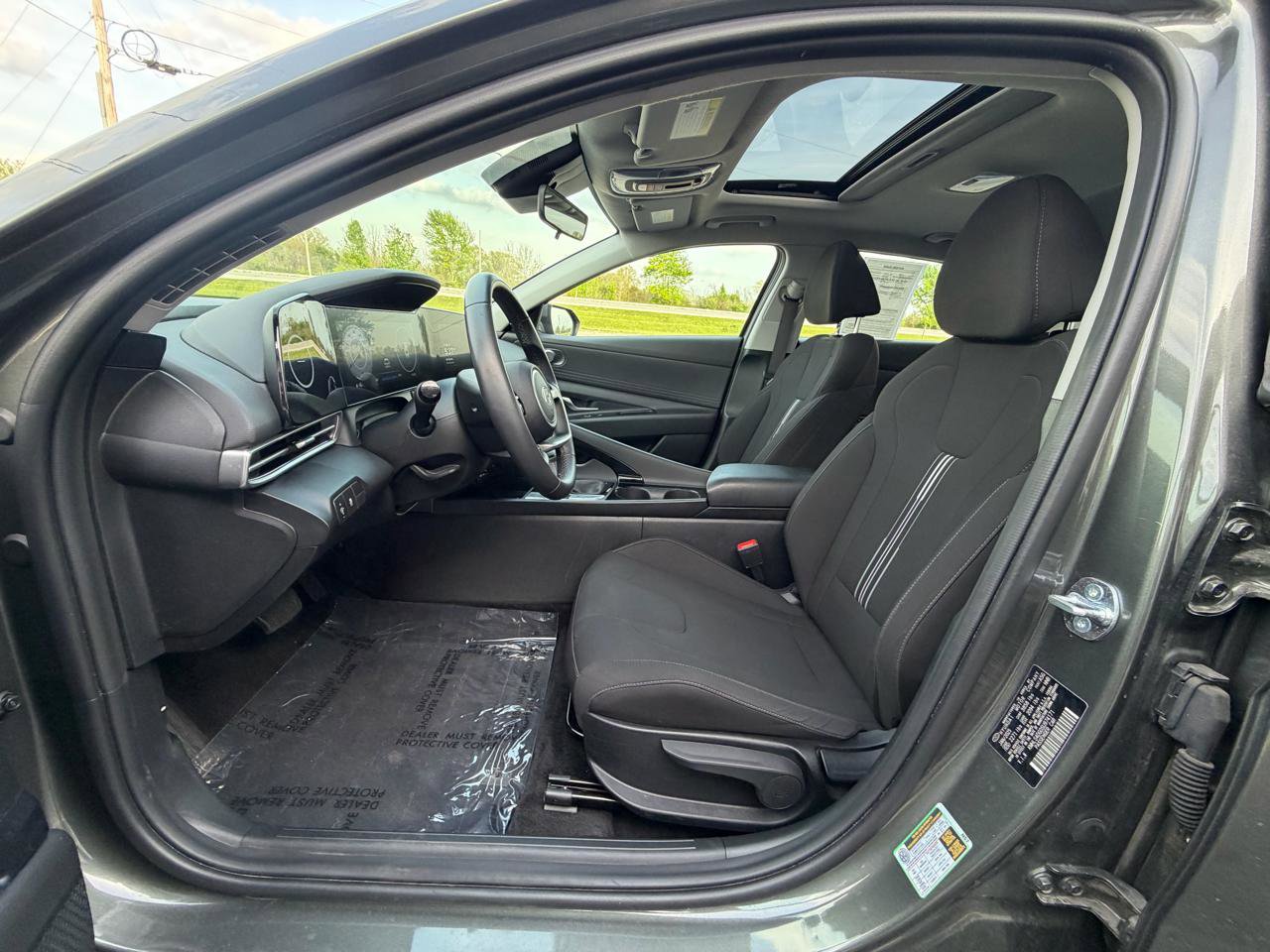 Used 2025 Hyundai Elantra SEL image 10