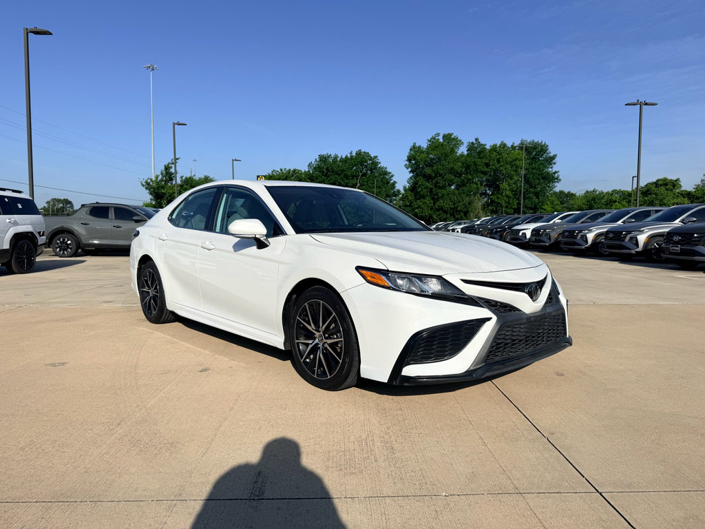 Used 2022 Toyota Camry SE FWD image 32
