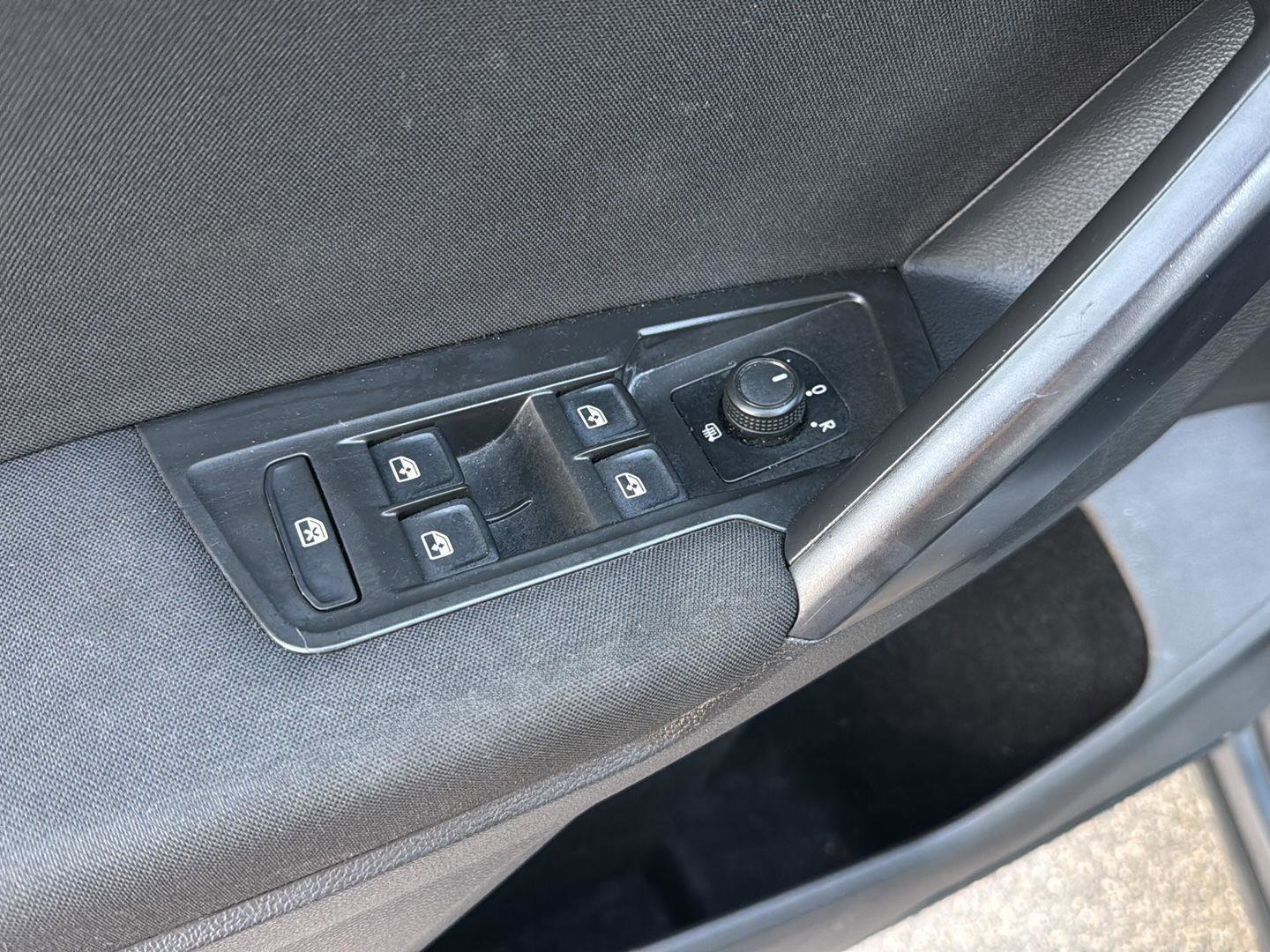 Used 2021 Volkswagen Tiguan S image 26