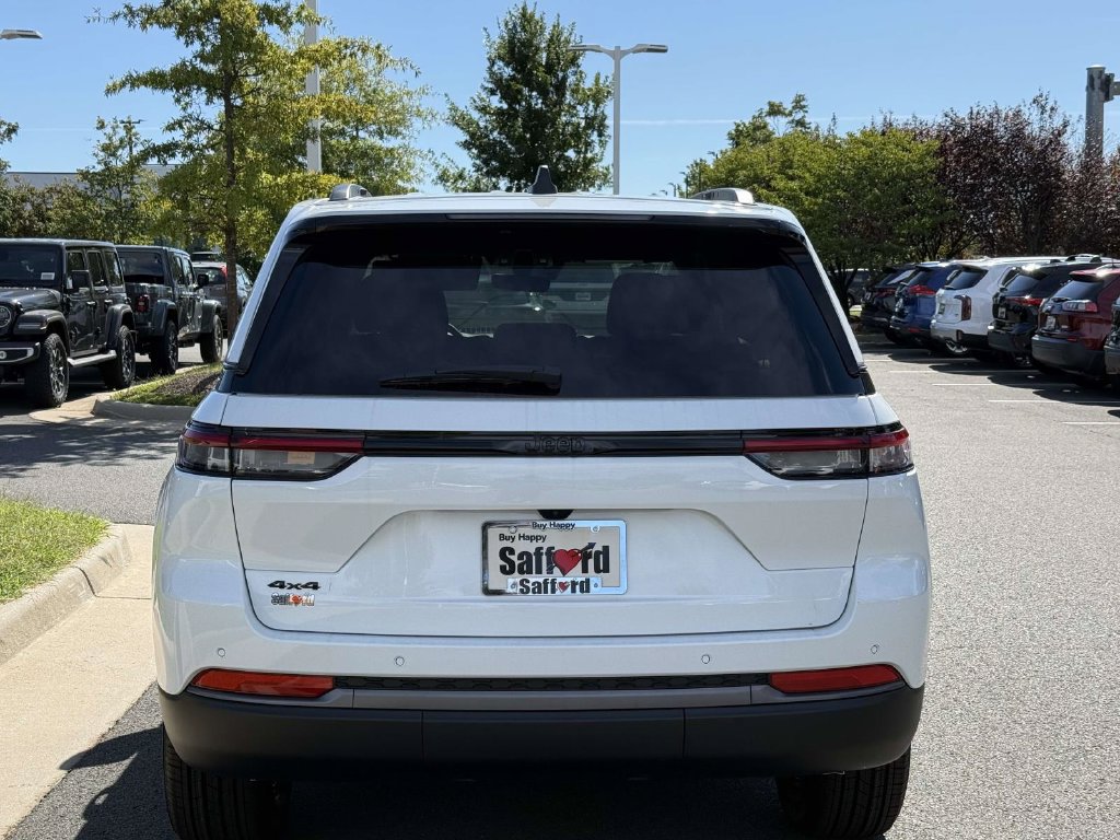 New 2027 Jeep Grand Cherokee Altitude AWD/4WD image 11
