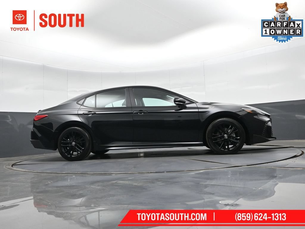 Used 2026 Toyota Camry SE FWD image 35
