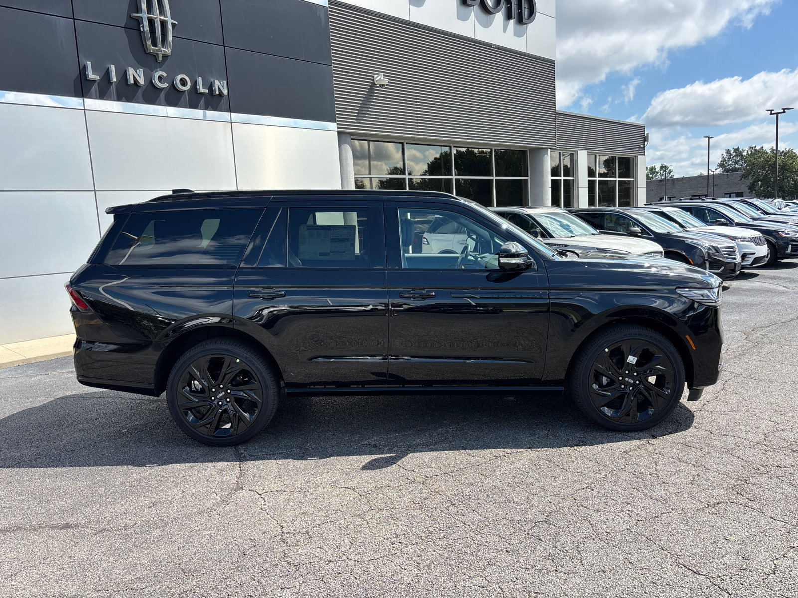 New 2027 Lincoln Navigator L Reserve w/ Jet Appearance Package AWD/4WD image 8