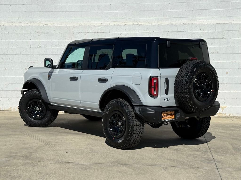New 2026 Ford Bronco Badlands w/ Sasquatch Package AWD/4WD image 3