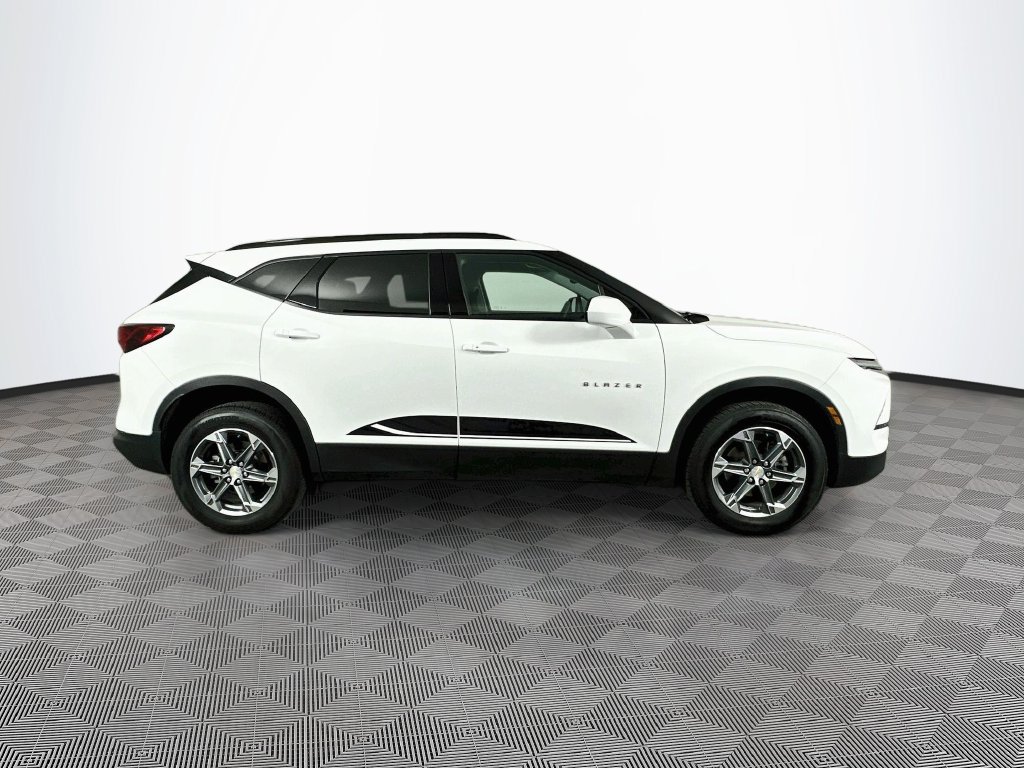 Used 2023 Chevrolet Blazer LT w/ Convenience Package FWD image 12