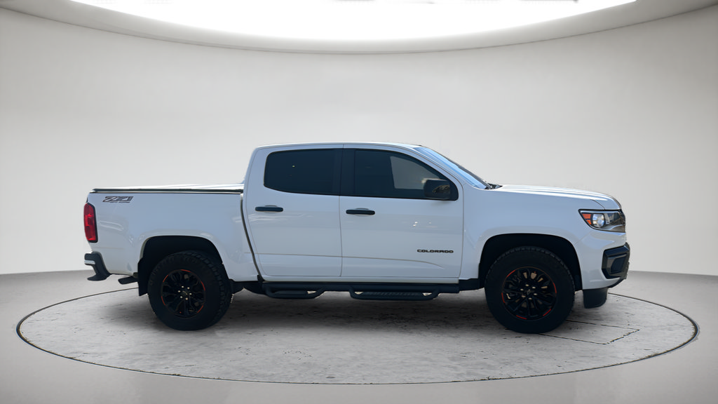 Used 2022 Chevrolet Colorado Z71 AWD/4WD image 3