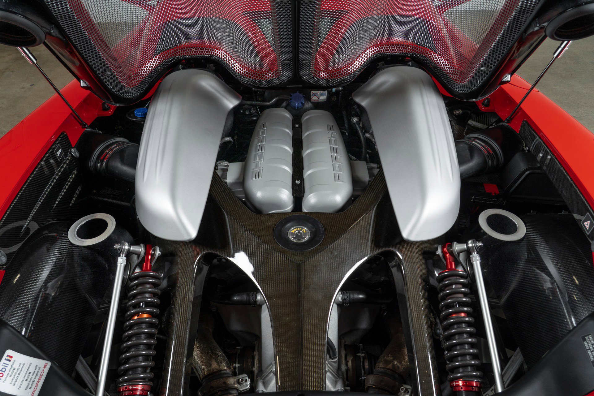 Used 2004 Porsche Carrera GT image 38