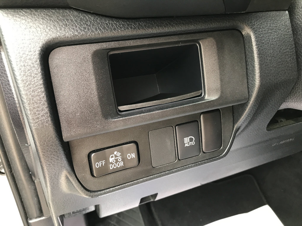 Used 2018 Toyota Tacoma SR w/ SR Convenience Package RWD image 12