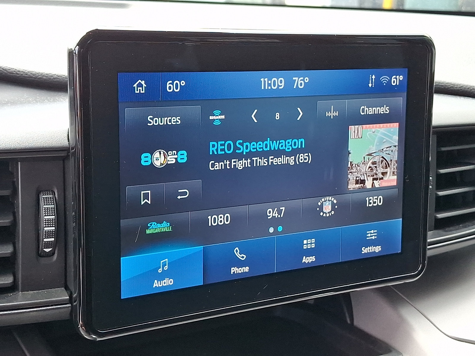 Certified 2024 Ford Explorer XLT AWD/4WD image 17