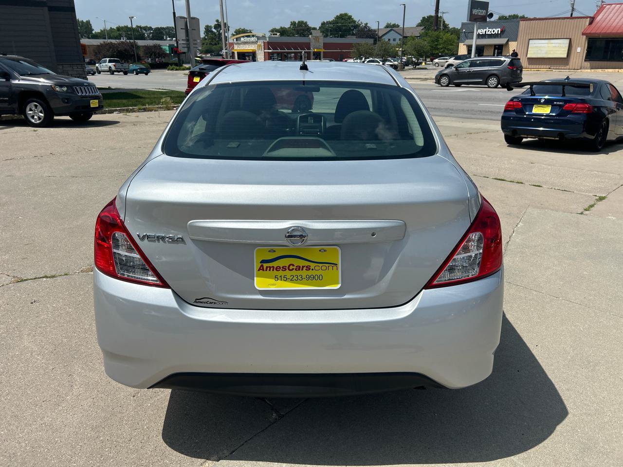 Used 2018 Nissan Versa S FWD image 4