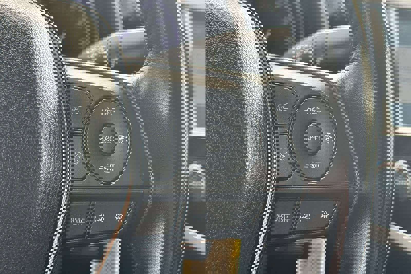 Used 2019 Toyota Camry SE w/ Carpet Mat Package image 24