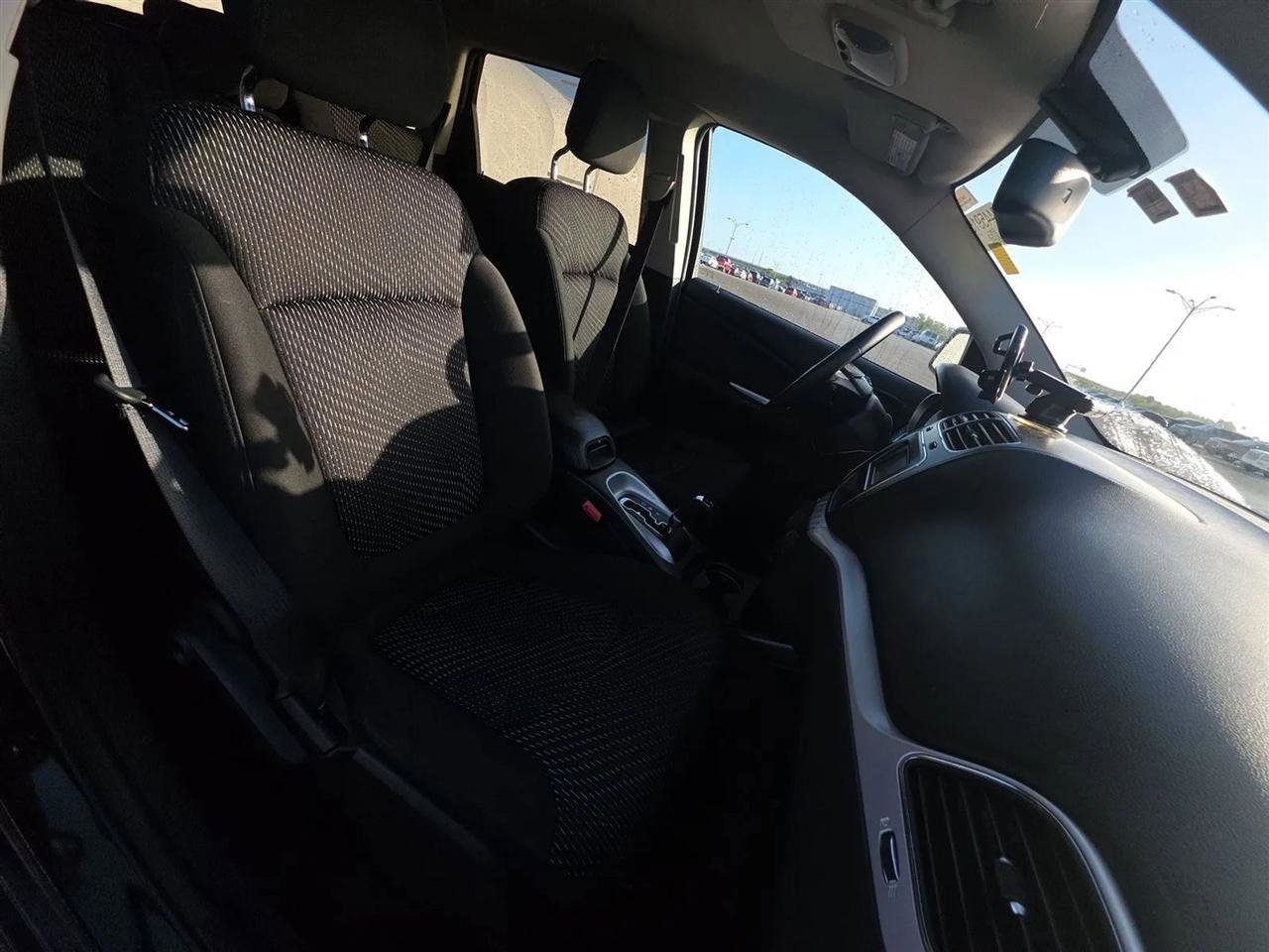 Used 2015 Dodge Journey SXT w/ Flexible Seating Group image 14