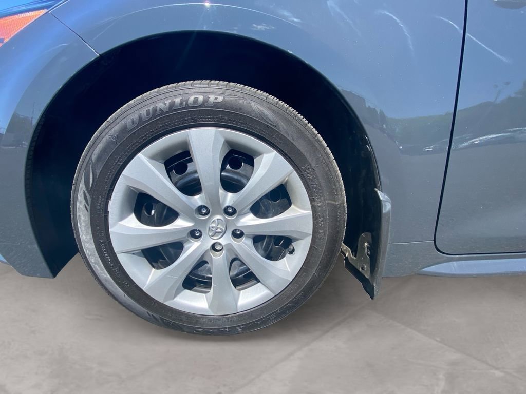 Used 2025 Toyota Corolla LE FWD image 9