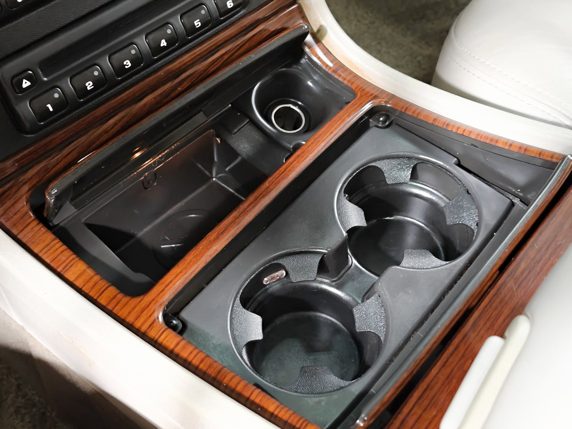 Used 2002 Cadillac Escalade AWD image 27