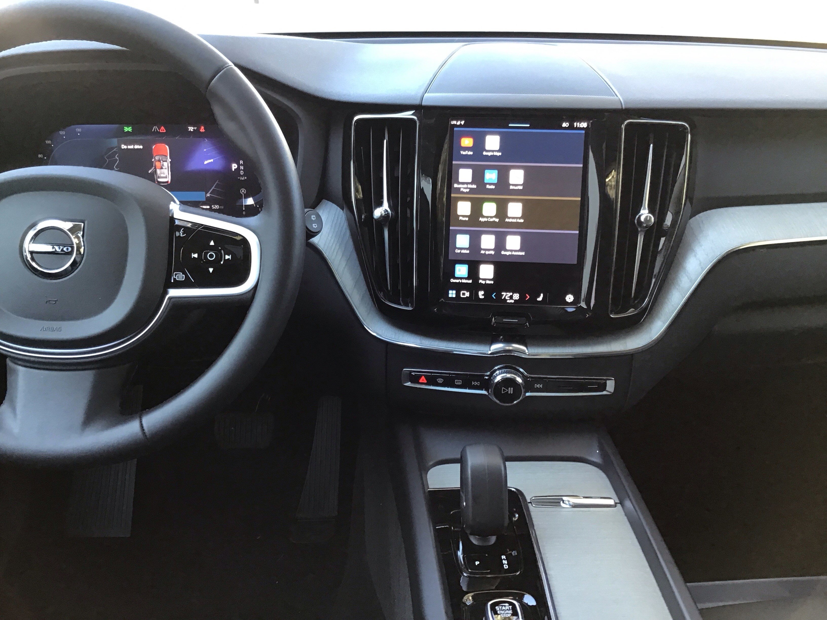 Certified 2025 Volvo XC60 B5 Plus image 29