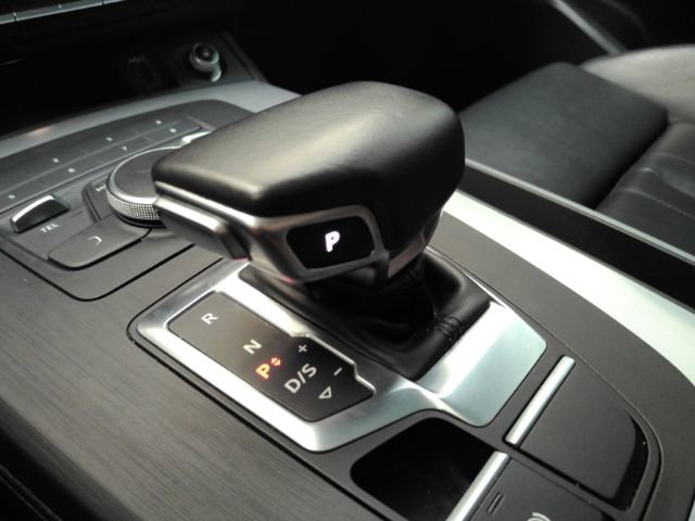 Used 2020 Audi Q5 2.0T Premium w/ Titanium Sport Package AWD/4WD image 49