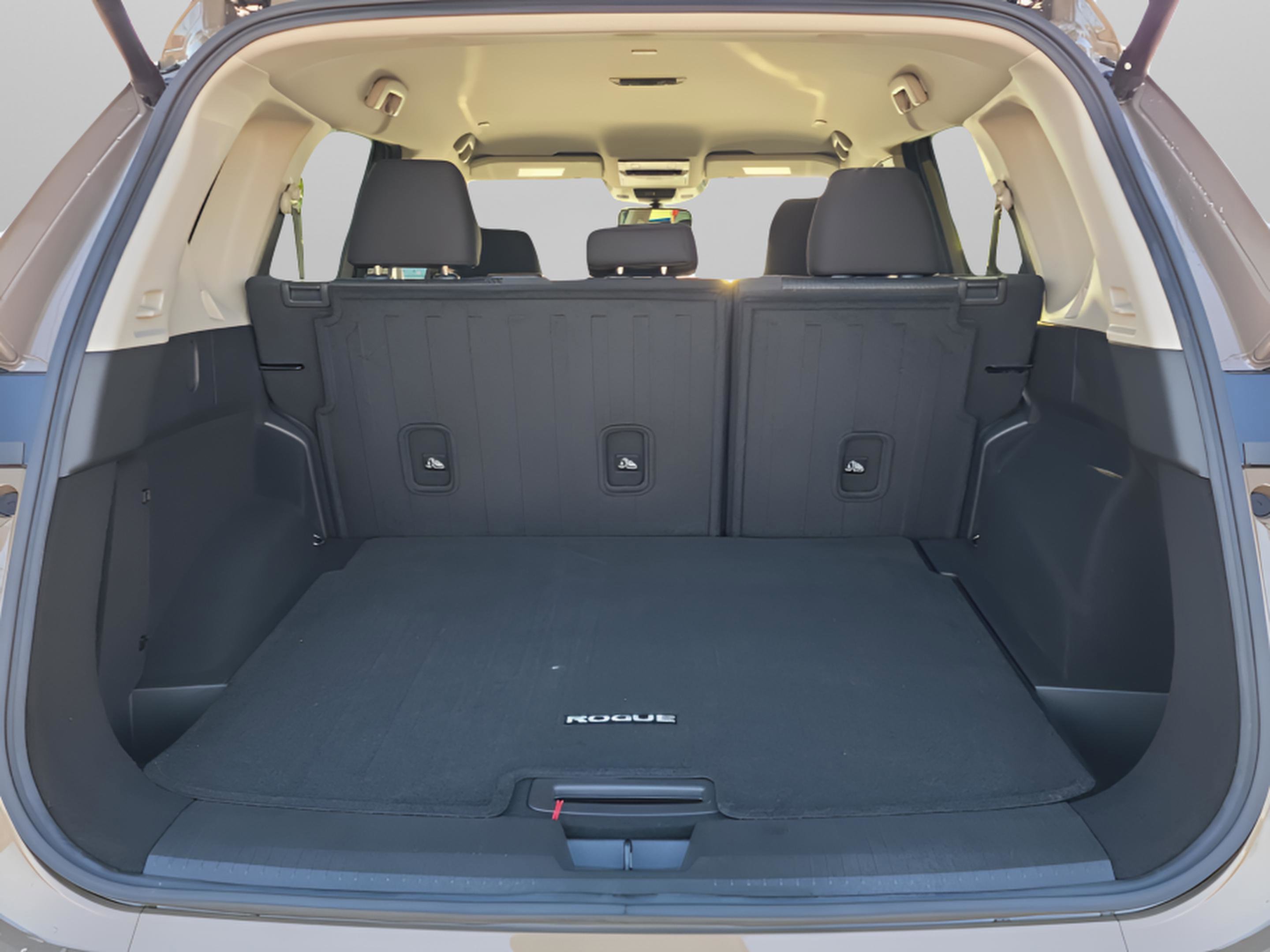 Certified 2024 Nissan Rogue SV image 36