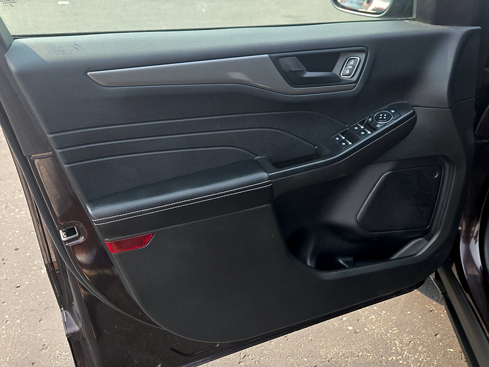 Certified 2023 Ford Escape Active AWD/4WD image 11