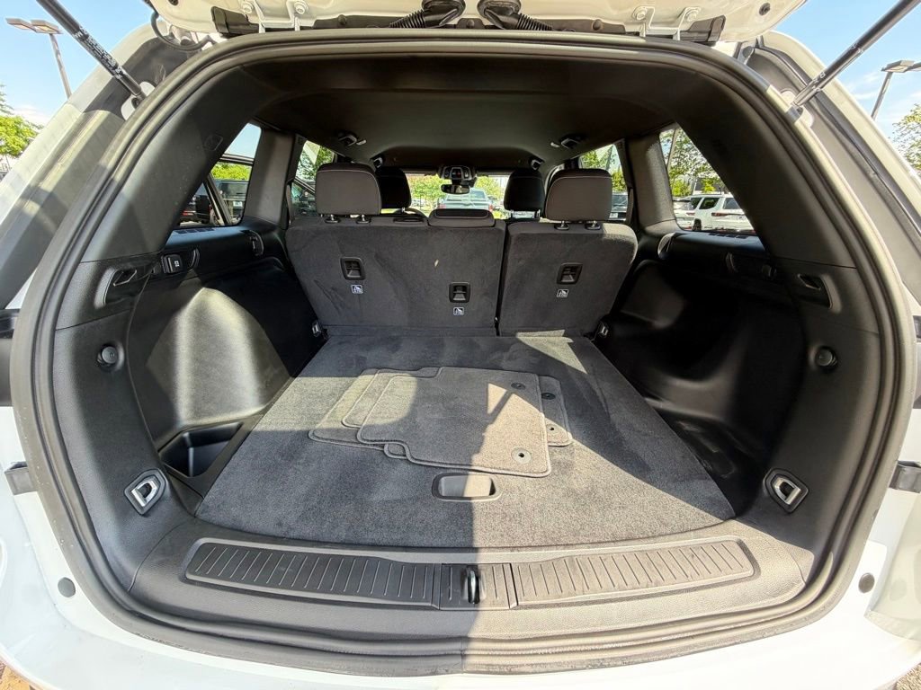 Certified 2024 Jeep Grand Cherokee Laredo w/ MOPAR Finishing Package RWD image 33