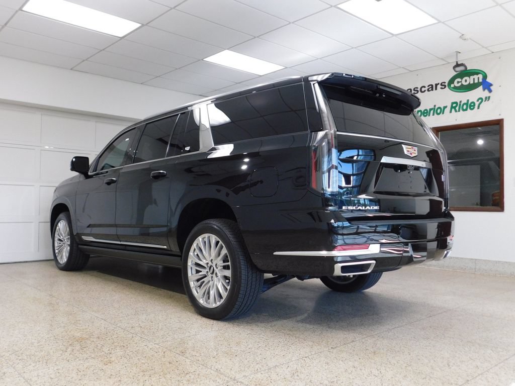 Used 2026 Cadillac Escalade ESV Luxury AWD/4WD image 11
