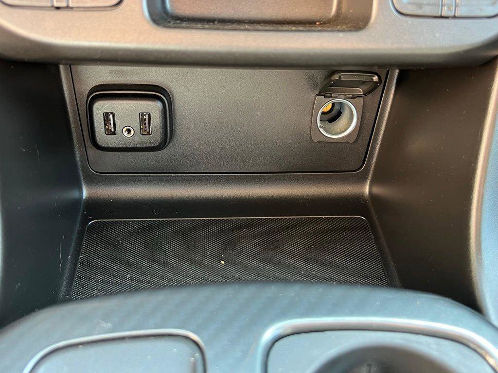 Used 2022 GMC Canyon AT4 image 37