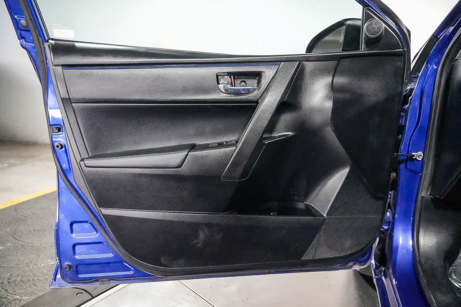 Certified 2018 Toyota Corolla SE w/ Protection Package FWD image 21