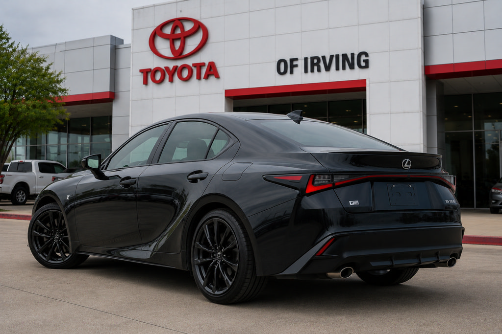 Used 2022 Lexus IS 350 F Sport RWD image 4