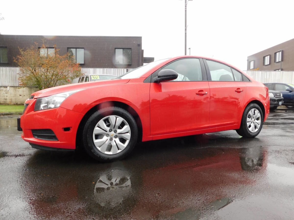Used 2014 Chevrolet Cruze LS image 4