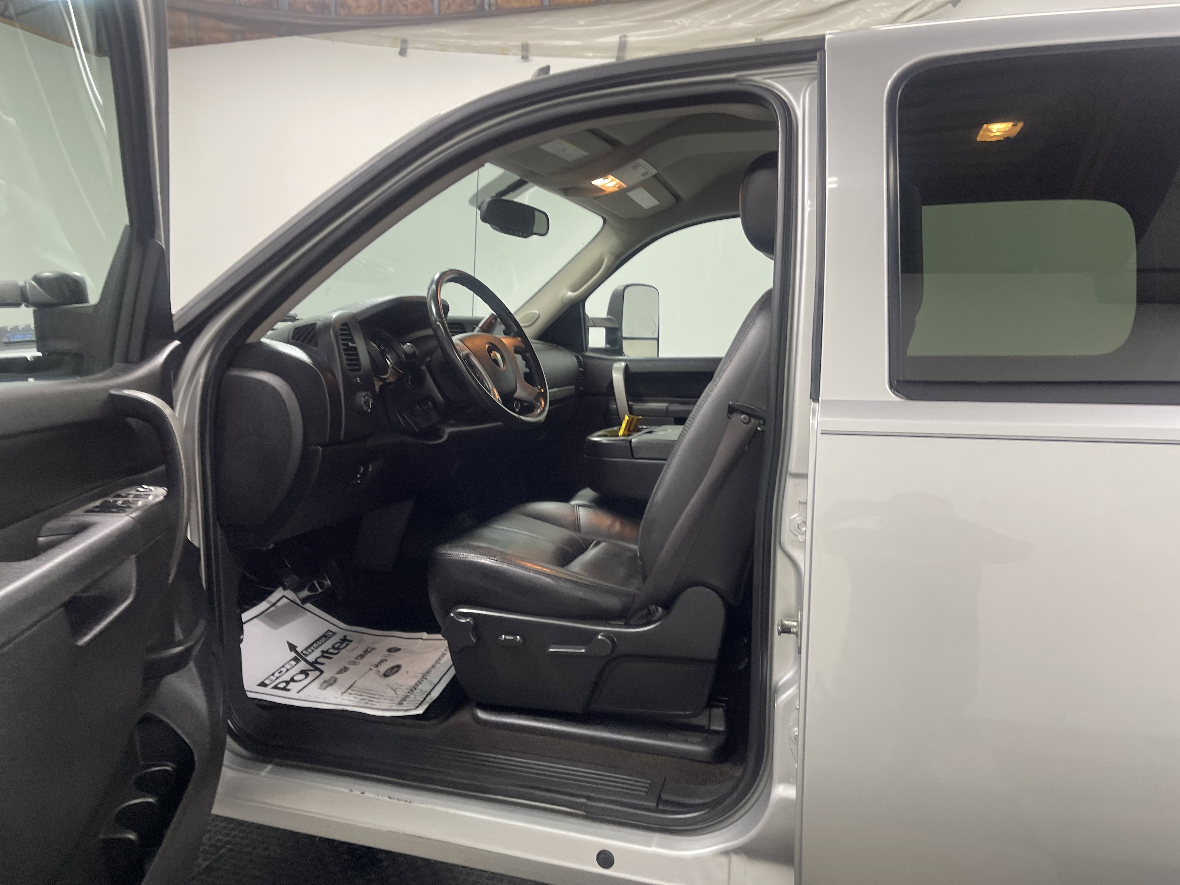 Used 2010 Chevrolet Silverado 2500 LT w/ Exterior Plus Package image 9