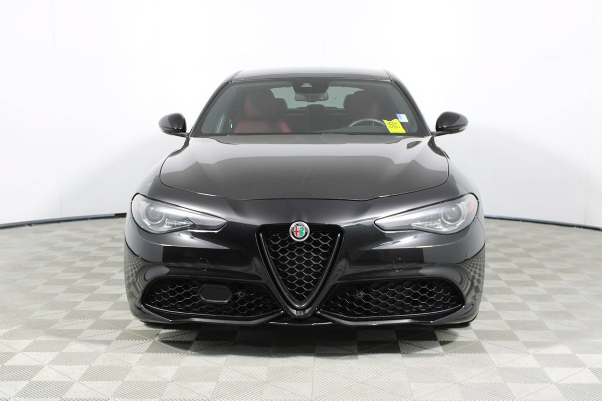 Used 2023 Alfa Romeo Giulia Veloce RWD image 37